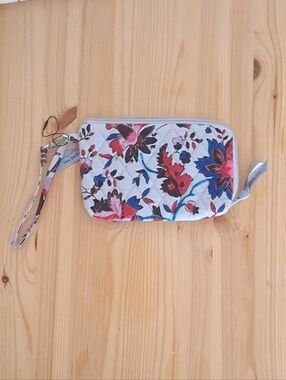 🩵Vera Bradley 'Vineyard Floral' Slim Wristlet-RFID🩵